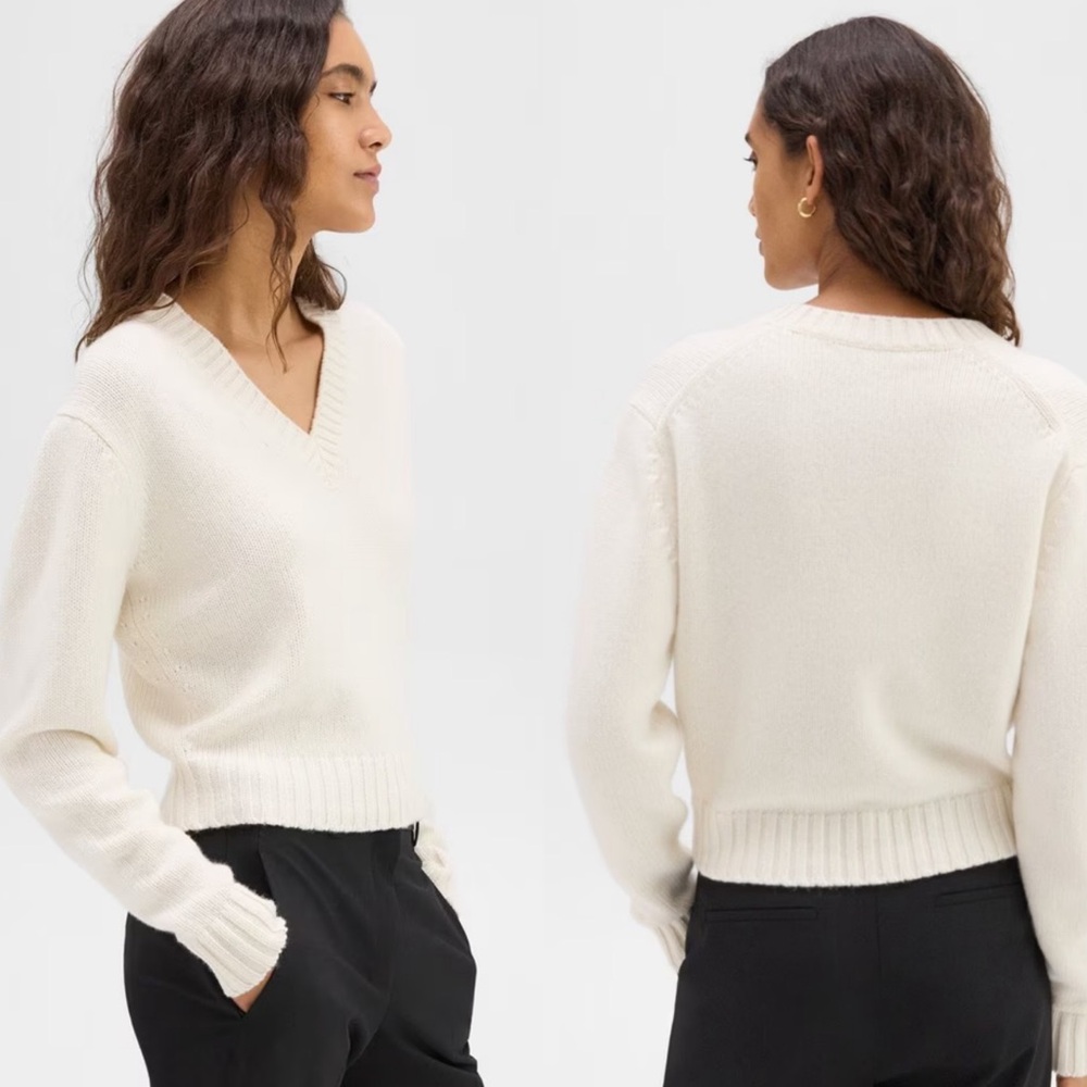 Theory 100% cashmere v neck sweater ivory